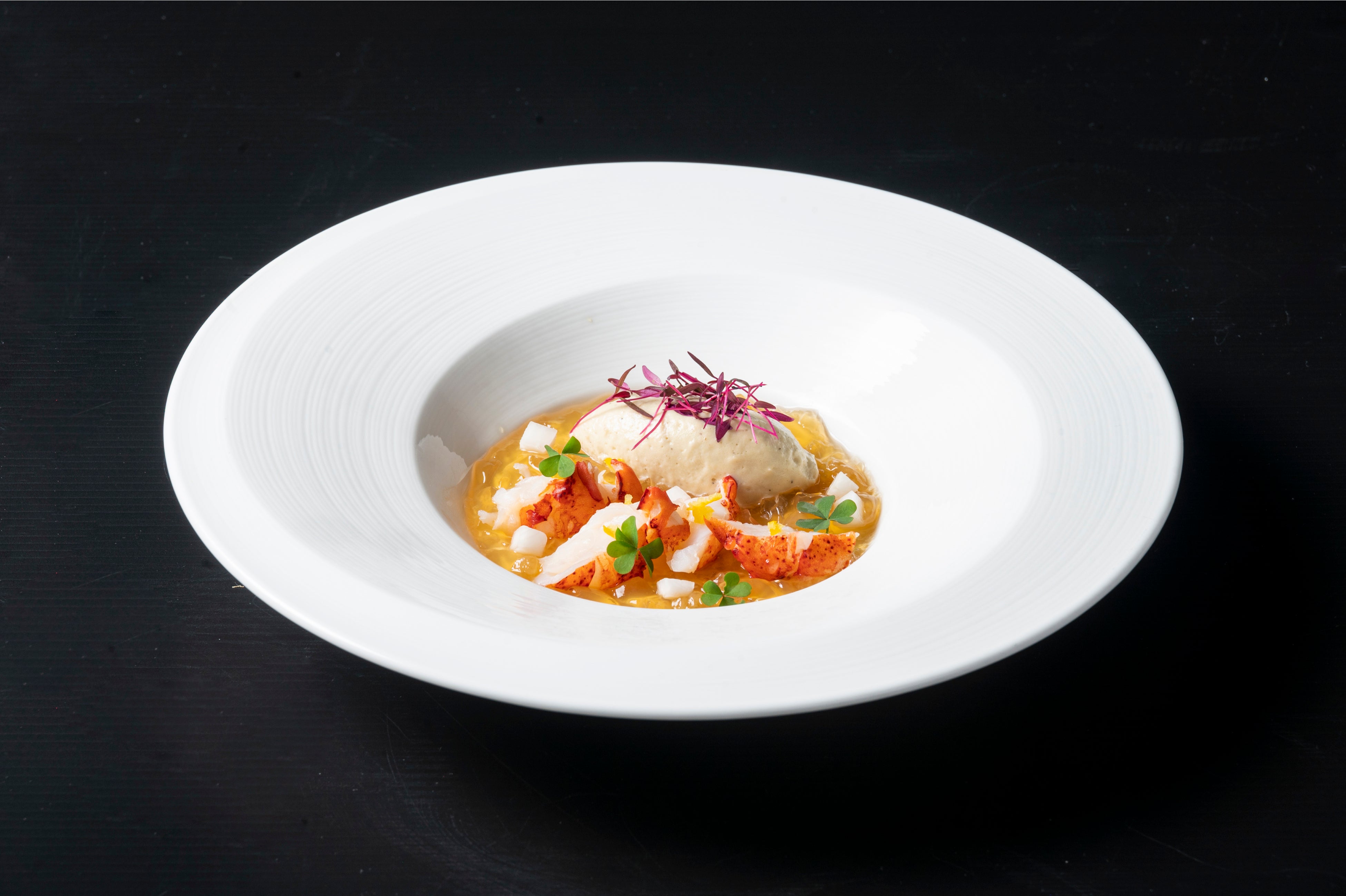 ▪オマール海老 茄子のムースリーヌ 甲殻類のコンソメジュレ