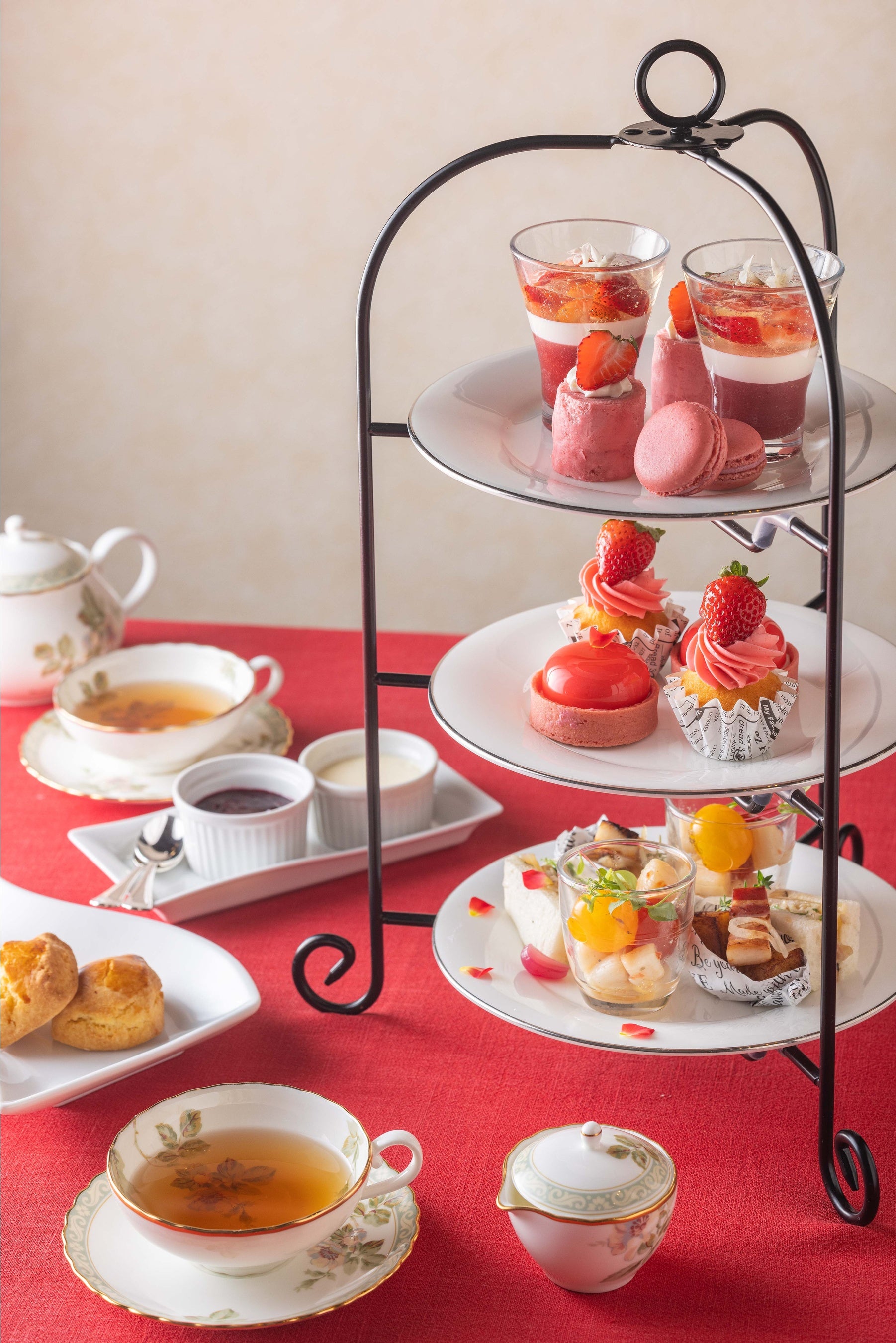 ストロベリーアフタヌーンティーイメージ②