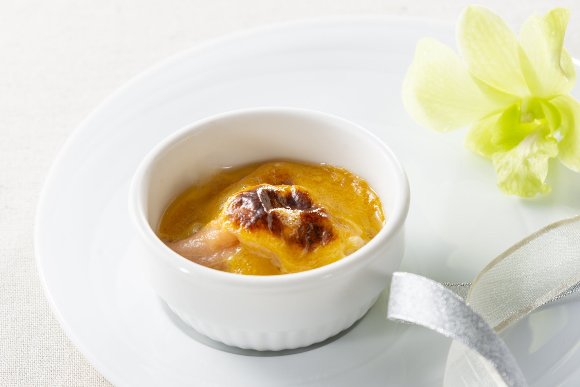 【12月アミューズ】スモークサーモンのインペリアルソース