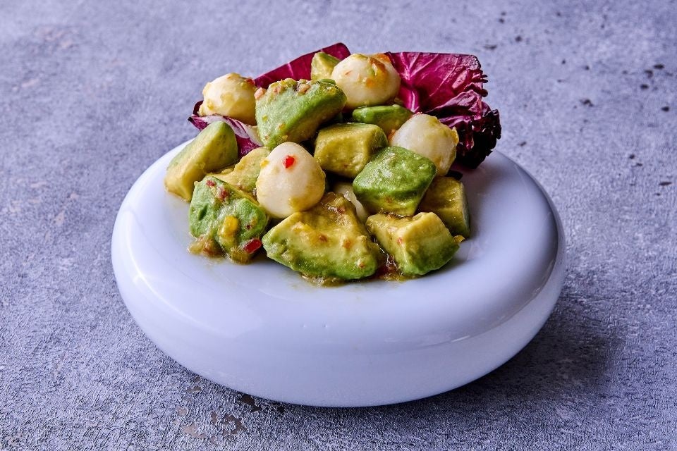 モッツァレラチーズとアボカドの和風マリネ