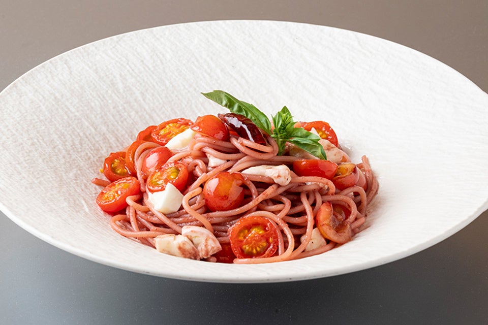 山形さくらんぼ、モッツアレラ、ミニトマトのパスタ バジル風味