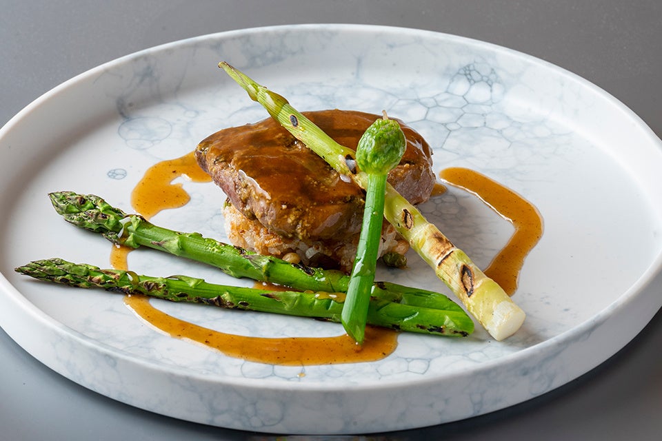 山形牛A5 フィレ肉の網焼き ワサビ風味 山形大豆のライスガレットと真室川の伝承野菜添え