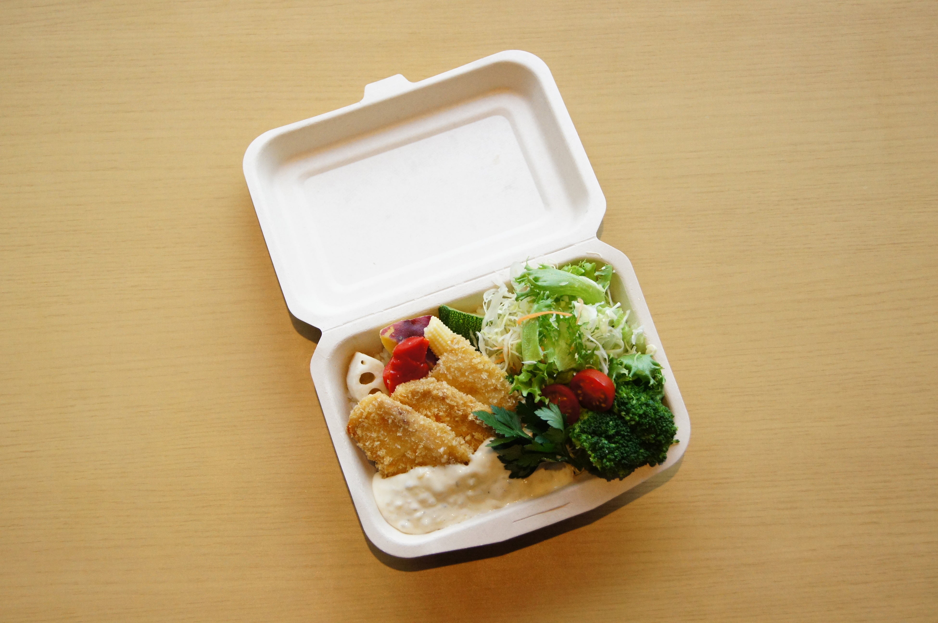 宮崎県産シイラカツ宮崎麦みそのタルタルソース添え