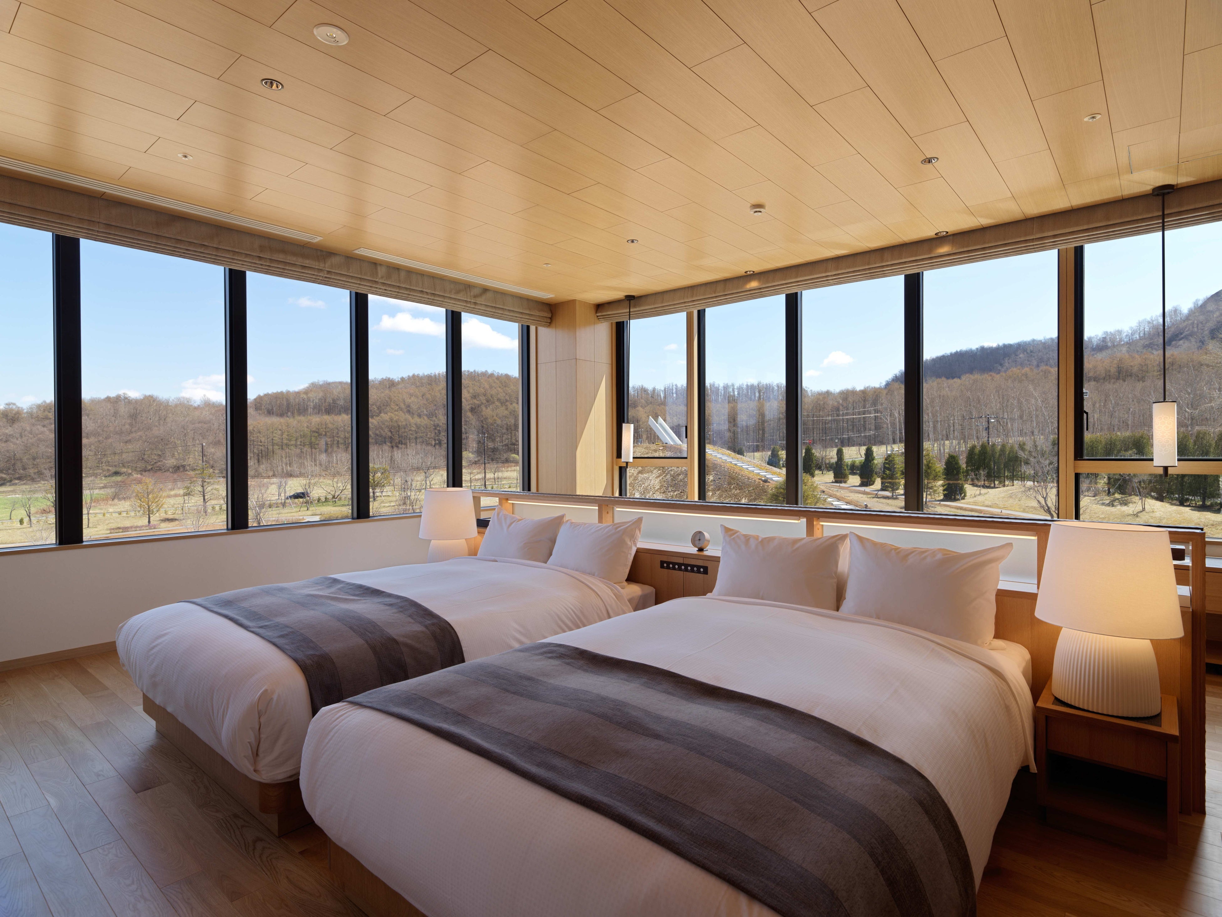 温泉露天風呂付プレミアスイート　（昭和新山側）