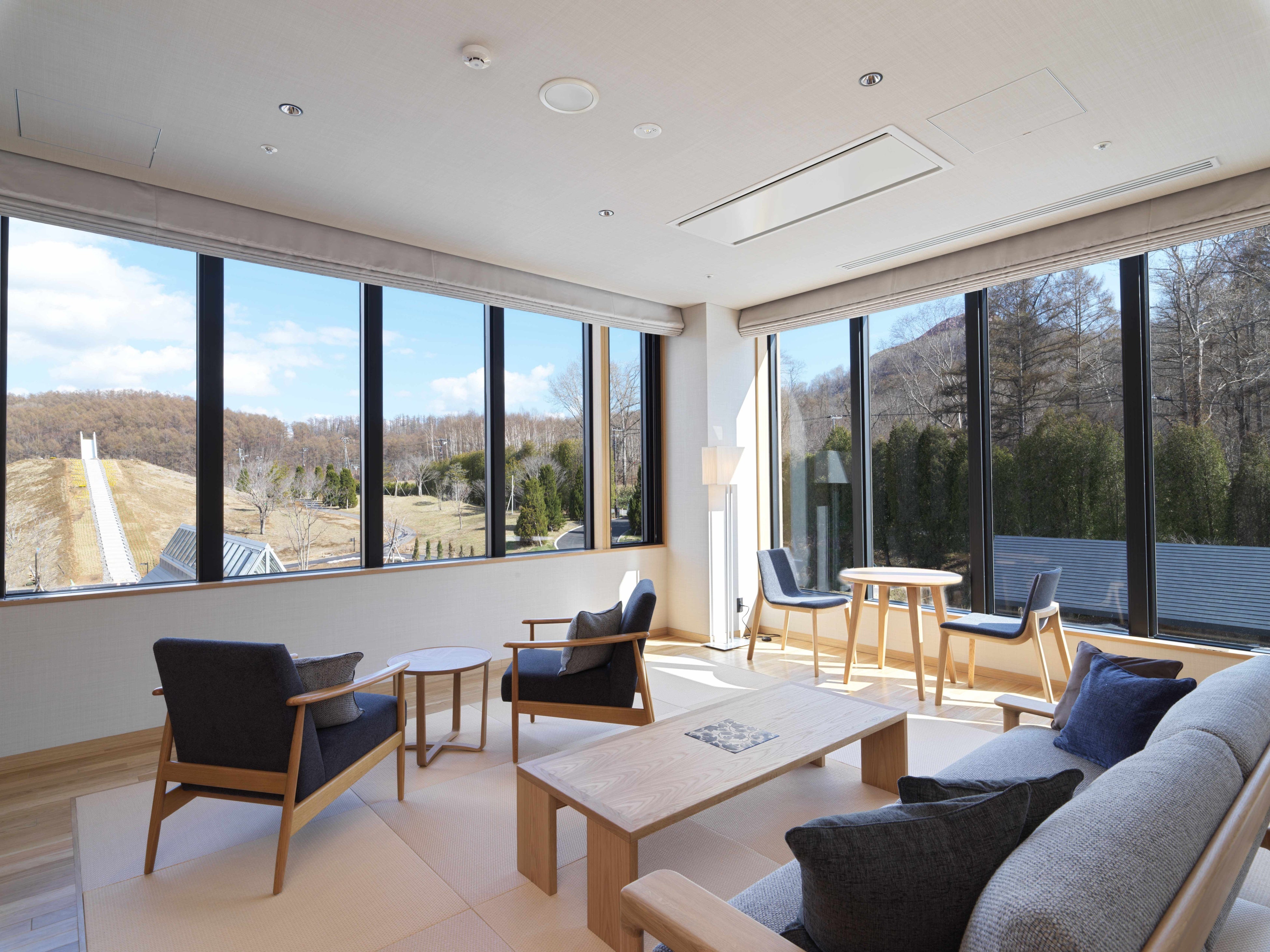 温泉露天風呂付ジュニアスイート　（ガーデン／昭和新山側）