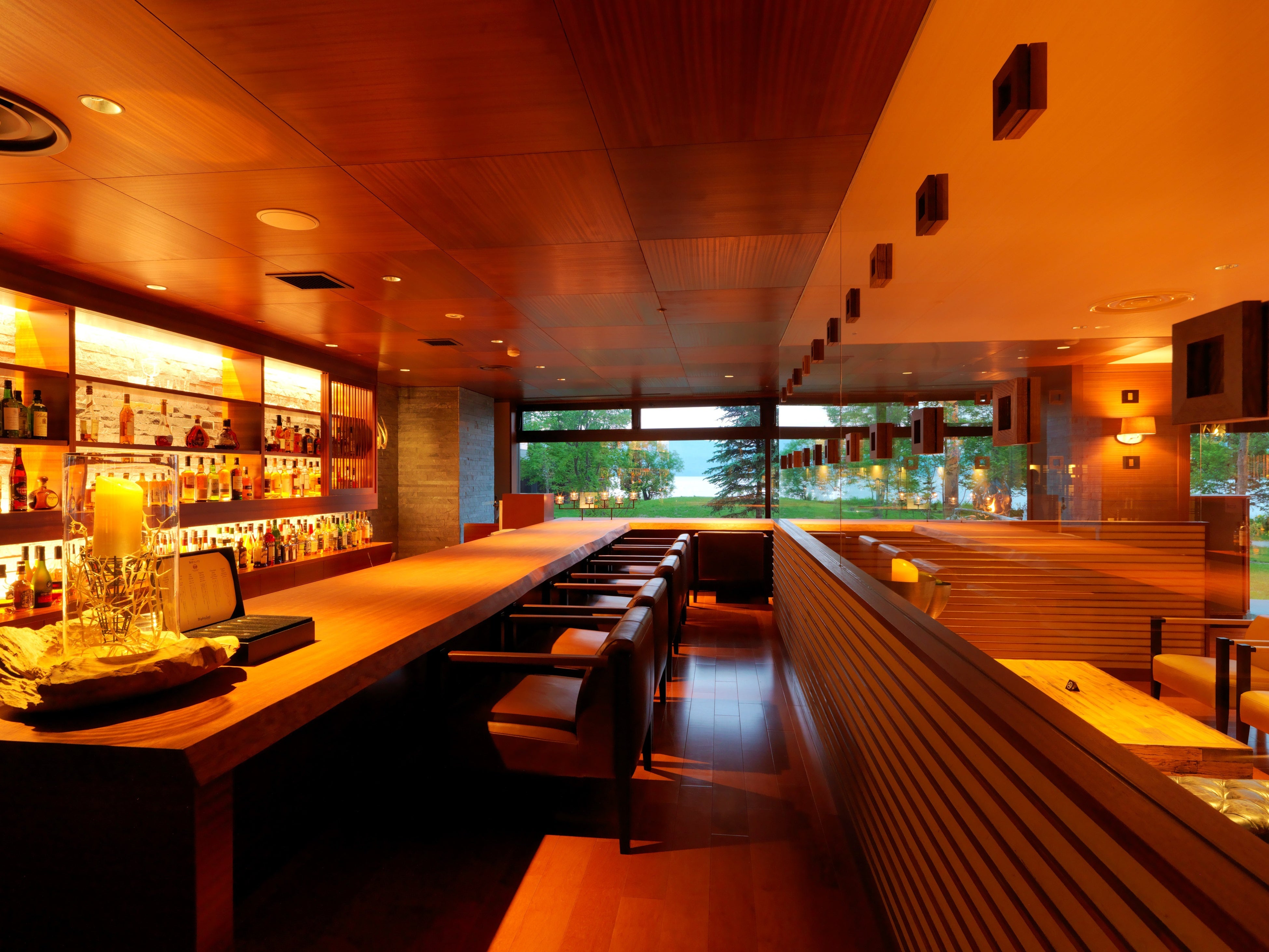 ウイングス館「バー　アペソ」