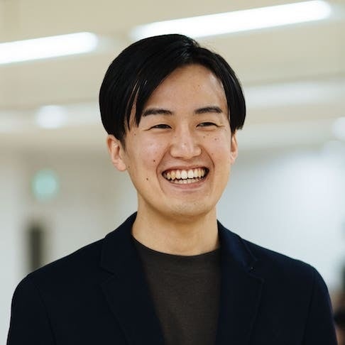 小林 真輝人 氏