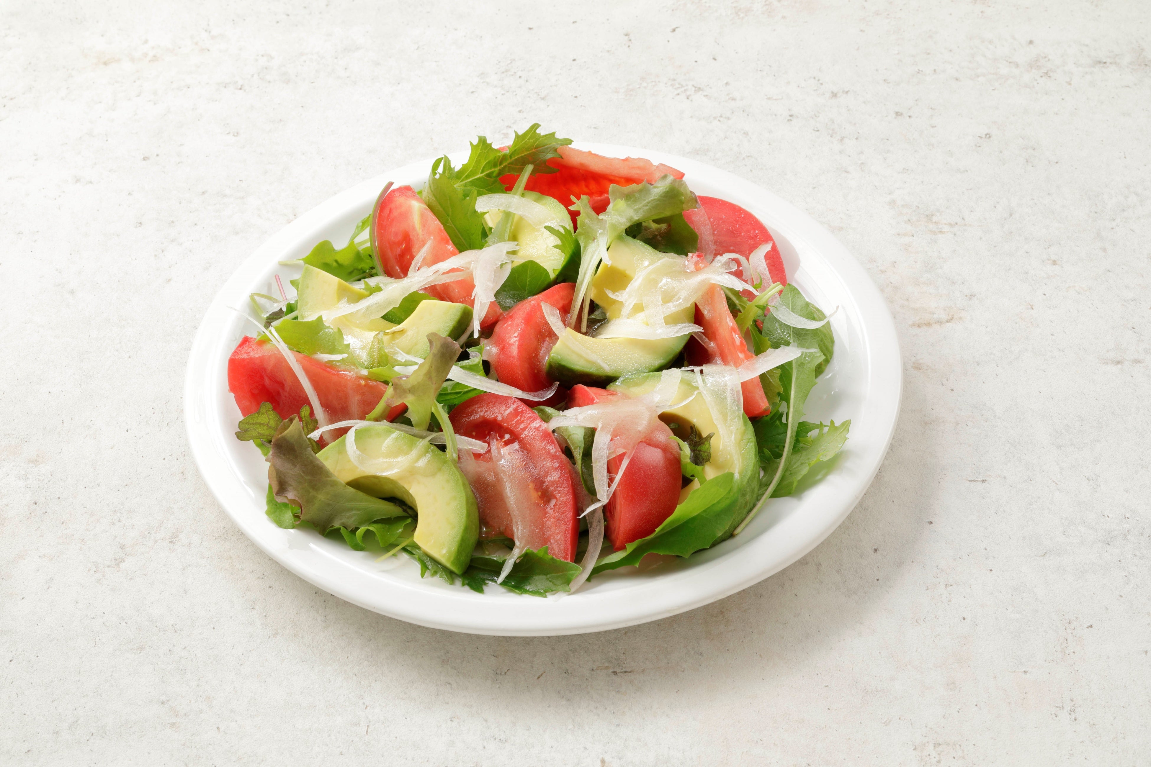 オリーブオイル香る トマトとアボカドのサラダ