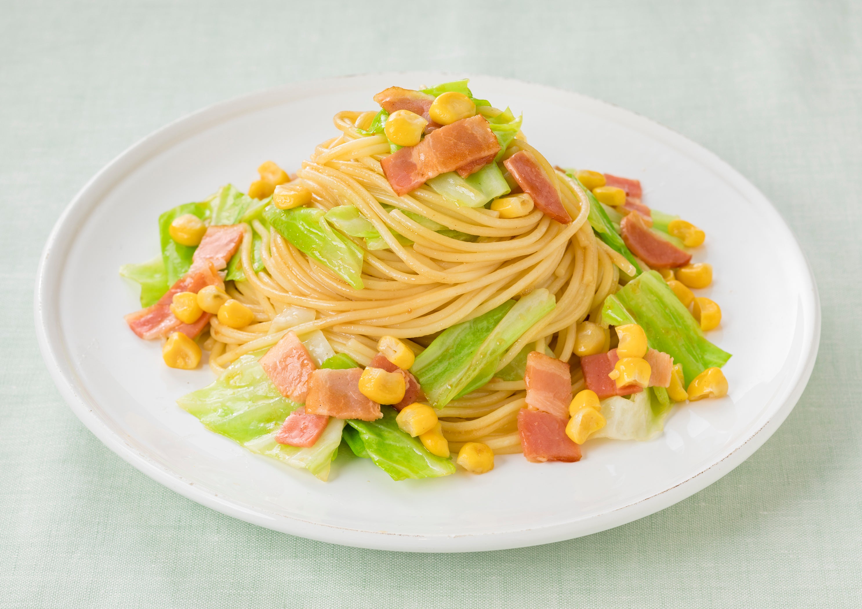 キャベツとベーコンのバター醤油パスタ