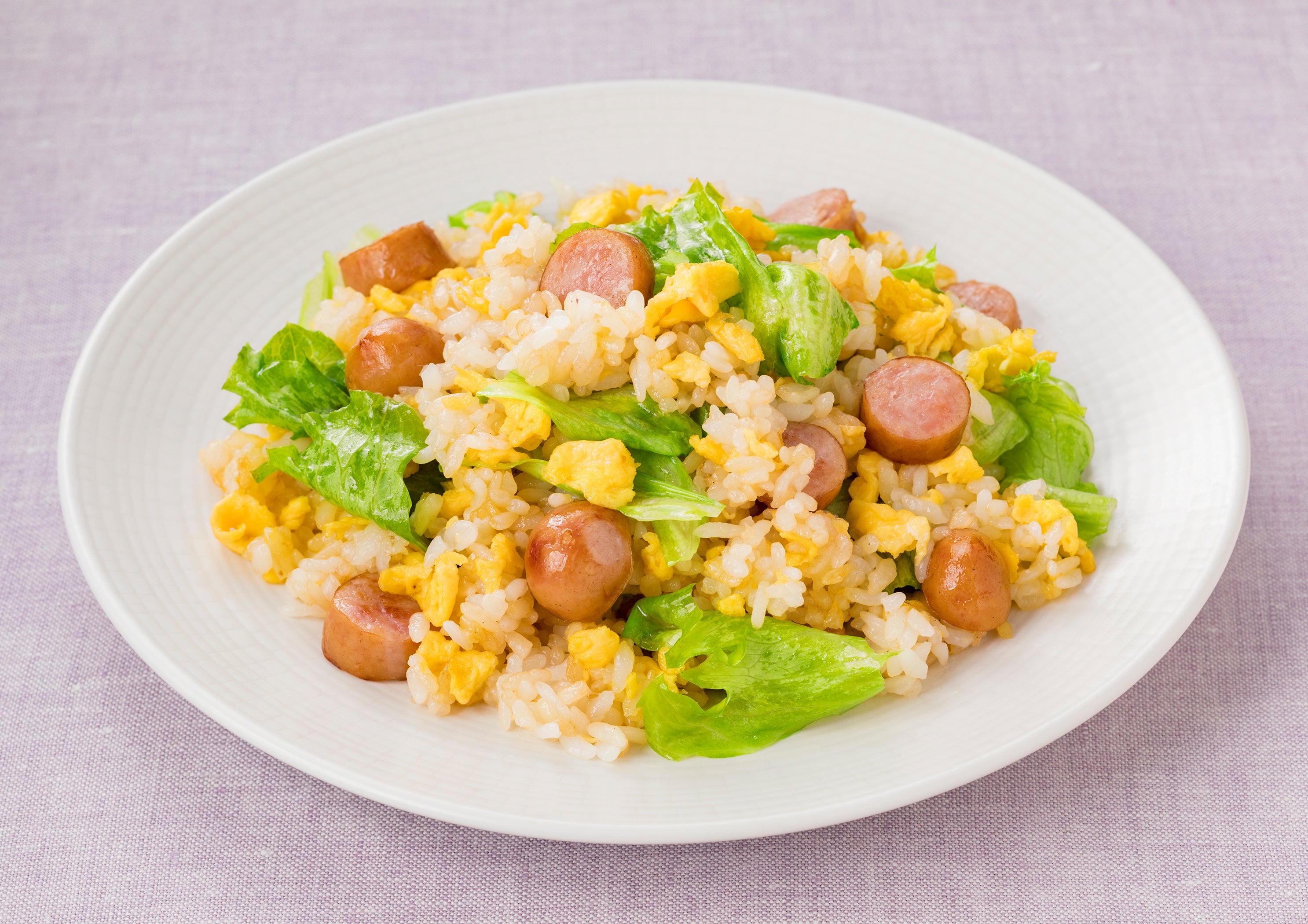 ウインナーとレタスのチャーハン