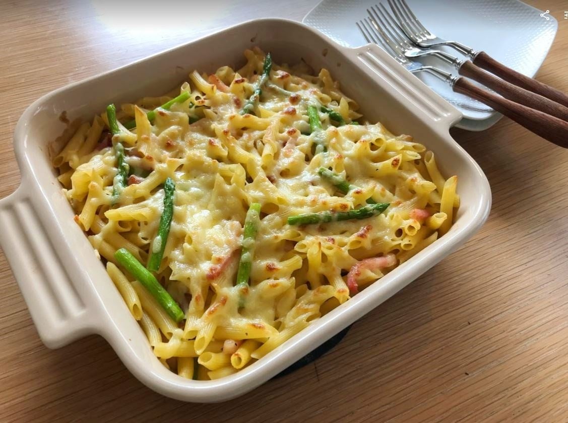 カルボナーラペンネグラタン：ペンネの中までソースが絡んで、子どもが大好きなグラタンに変身！
