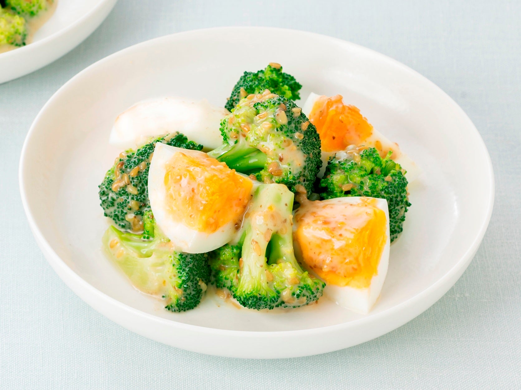 ブロッコリーとゆで卵のあえサラダ（ごま使用）