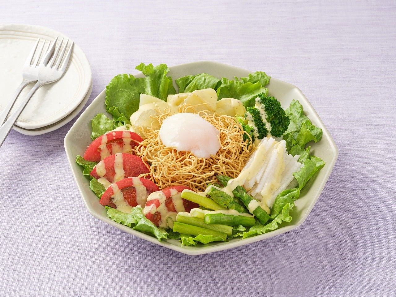 アスパラとトマトのパリパリペイザンヌサラダ（長崎県）