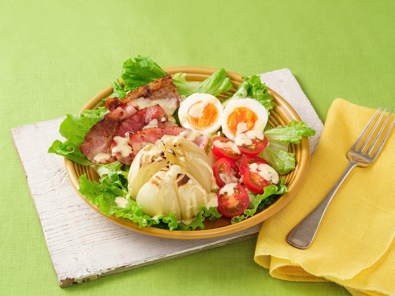 まるごと玉ねぎのペイザンヌサラダ（兵庫県）