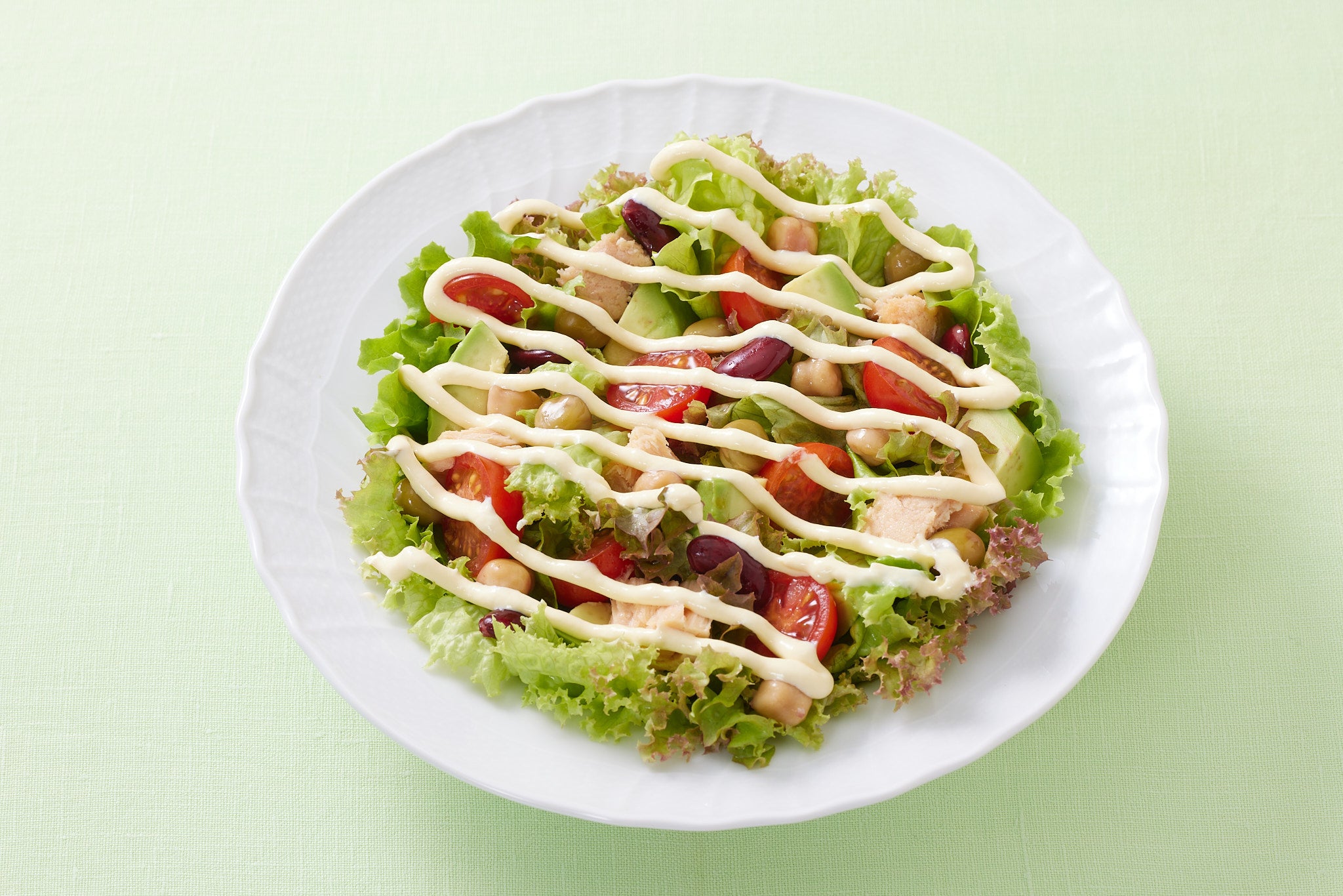 アボカドと豆とツナのサラダ