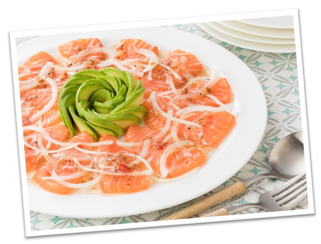 サーモンとアボカドのカルパッチョ