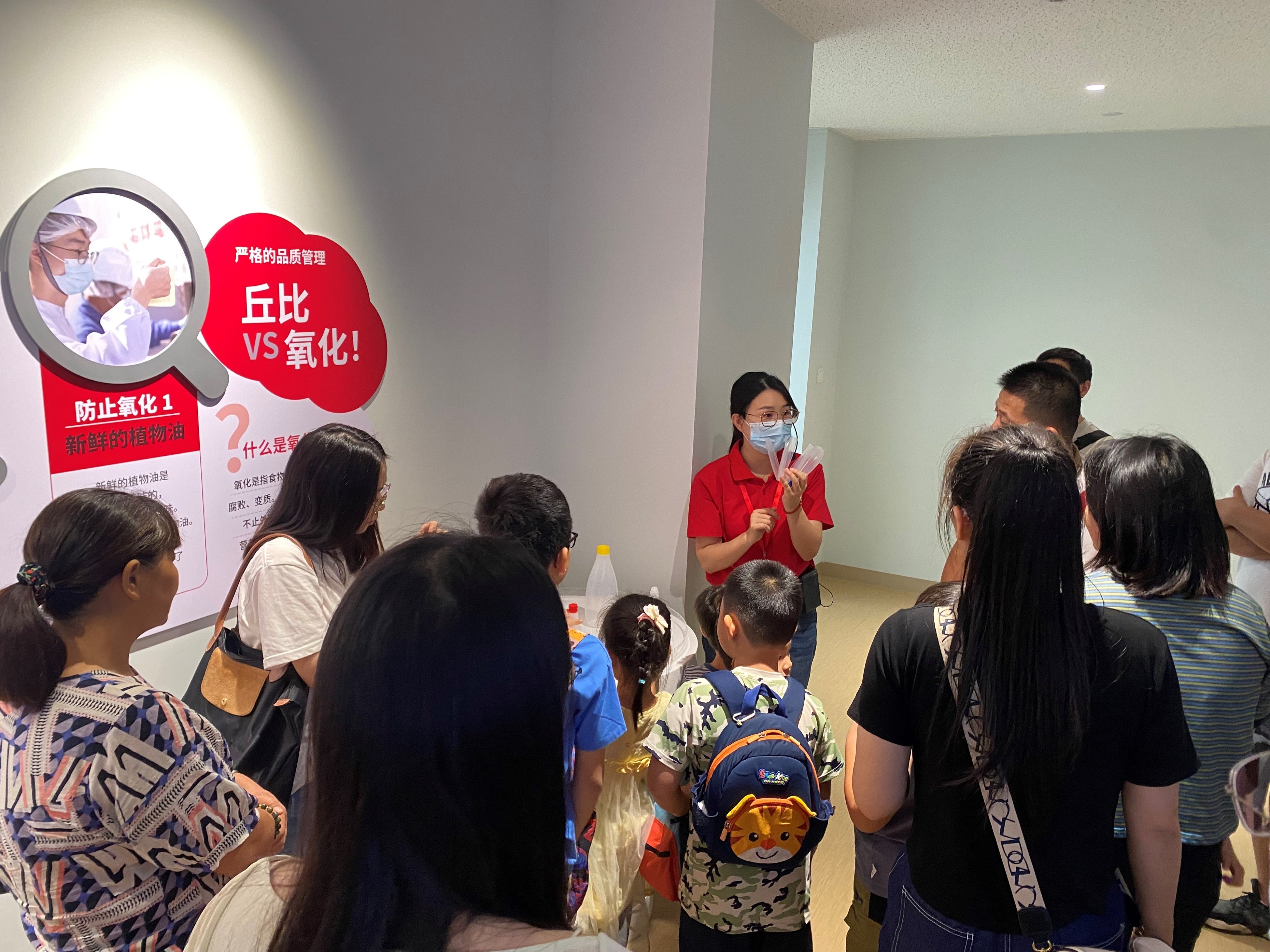 工場見学の様子（広州丘比）