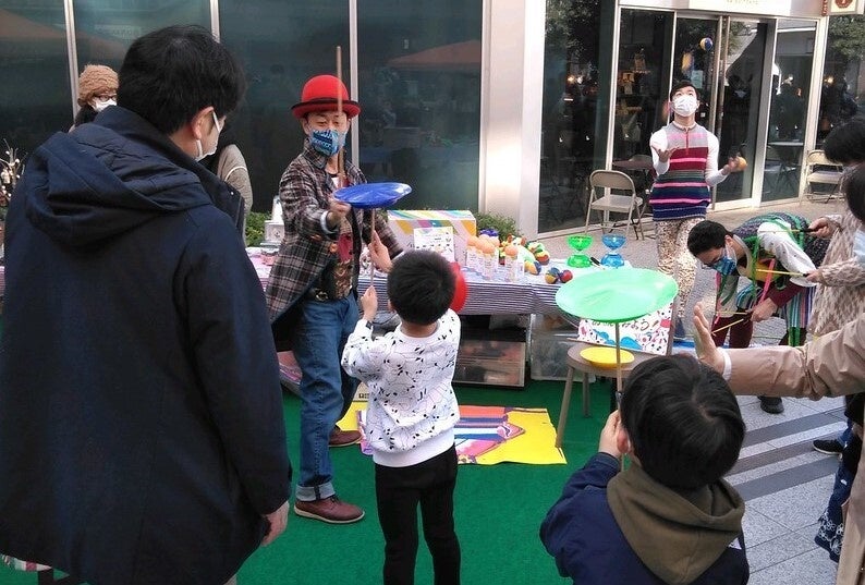 以前実施したソーシャルサーカス体験の様子