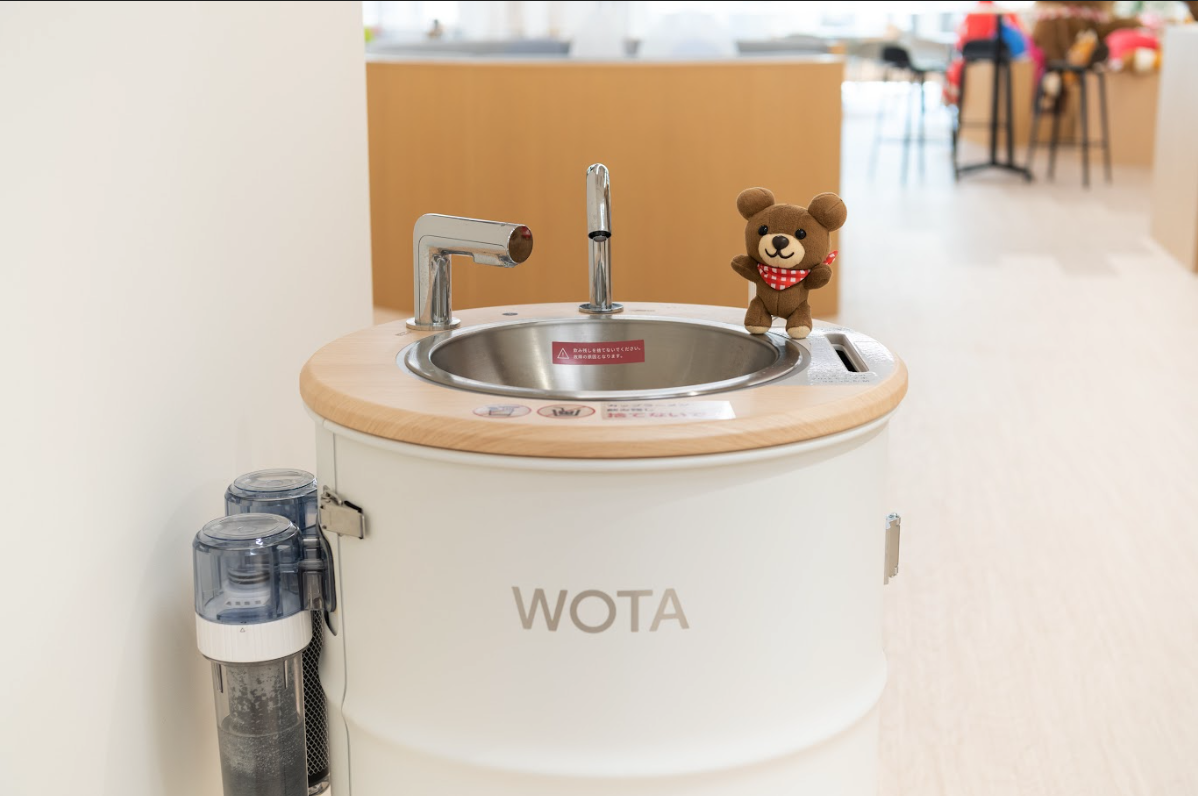使用した水の98%以上を循環させて再利用する手洗いスタンド「WOSH」