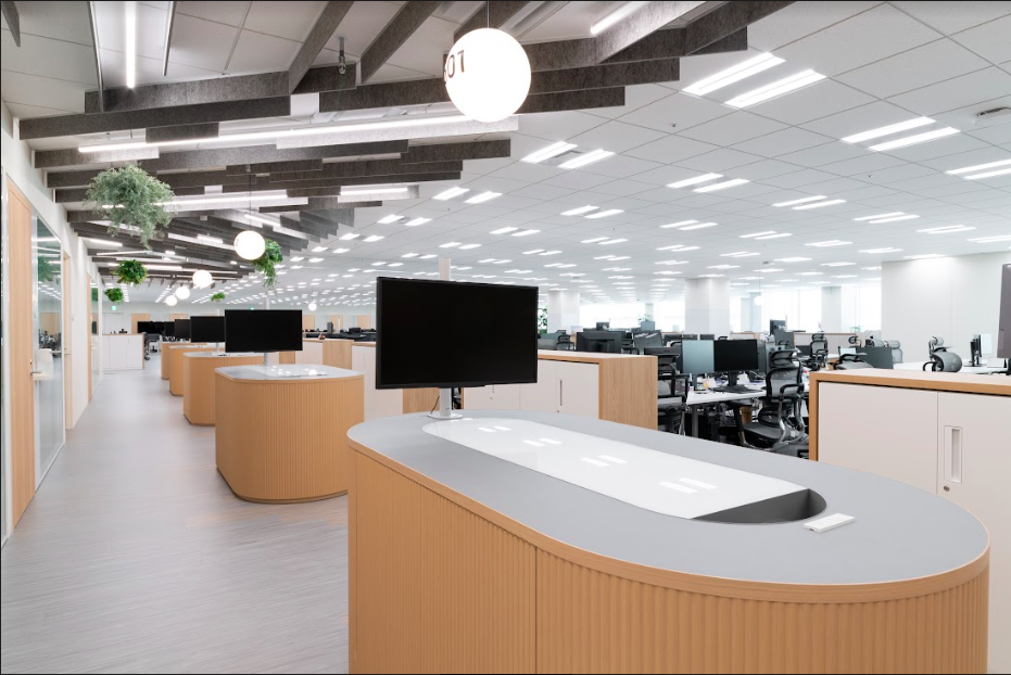 床材・什器などに抗ウイルス天然素材のリノリウムを採用