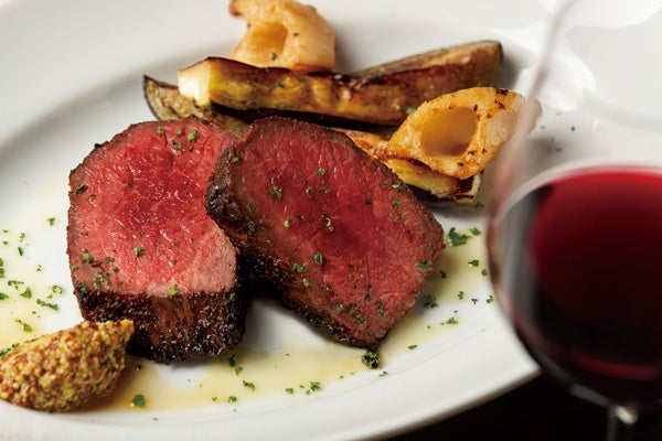 国産牛もも肉のグリル ブラックビーンズ風味 [もも 200g] ￥6,050(税込) ブラックビーンズのスパイスで焼き上げた、赤身好きなら堪らない一皿。