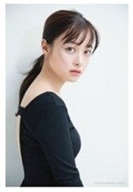 橋本環奈 メンソレータム B賞アクリルリップスタンド 第2弾ver 橋本環奈、天使過ぎるアイドルが“悪魔”に？メンソレータム