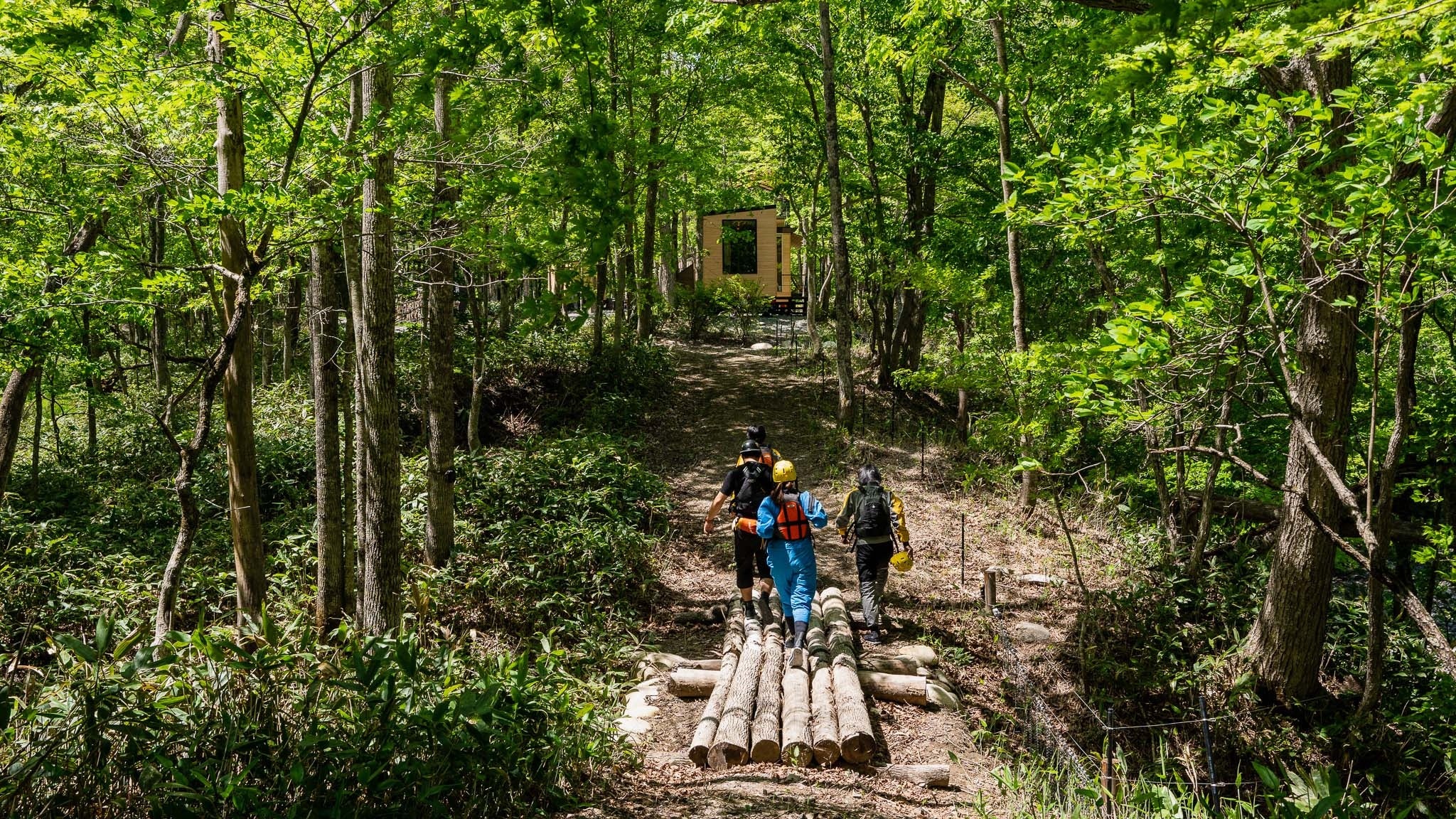 スタート地点には施設内を歩いて向かいます