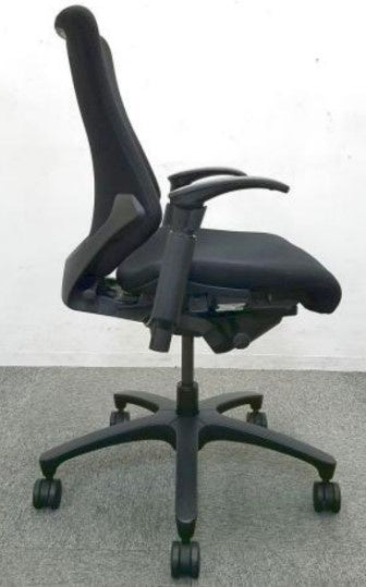 ② イトーキ製 エフチェア