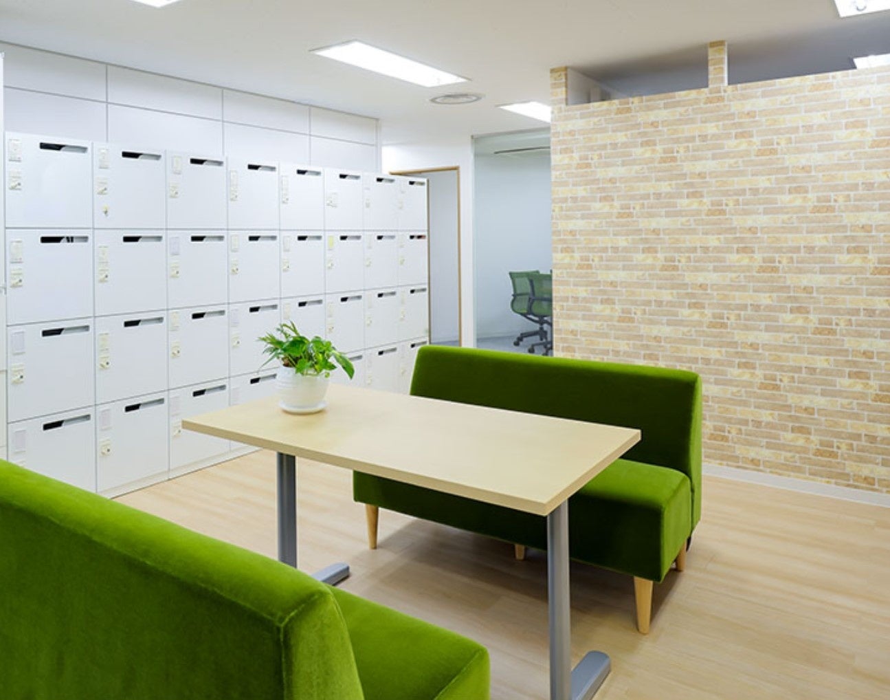 スッキリとしたデザインであらゆるオフィスに調和