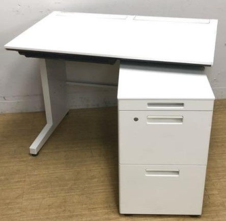 デスク高さ720㎜を活かした充実の収納量