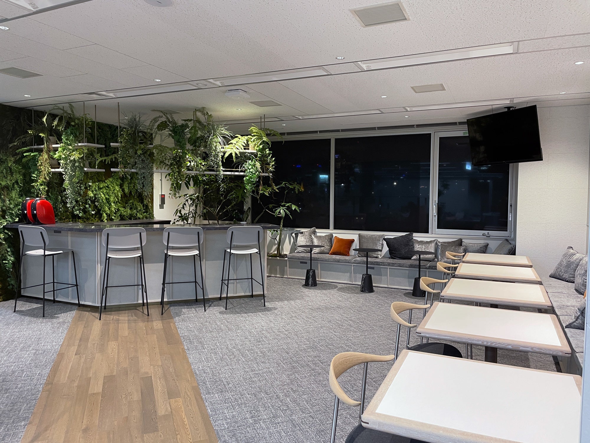 オフィスラウンジ