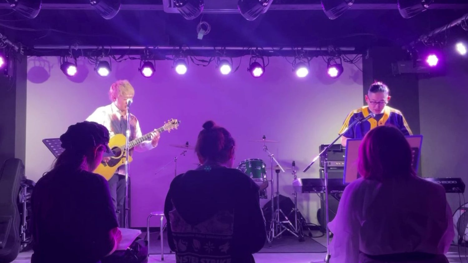 音楽プロデューサーとシンガーソングライターが参加者と共に作曲するイベント開催! 音楽プロデューサーとシンガーソングライターが参加者と共に作曲するイベント開催!