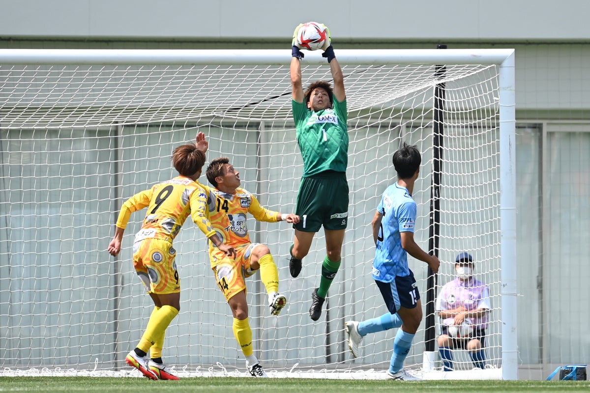 ピンチの場面で相手の攻撃をしっかりとシャットアウトしたGK永井建