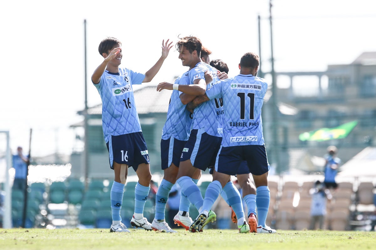 同点弾に喜ぶFC大阪選手（Photo：とにゐたけ）