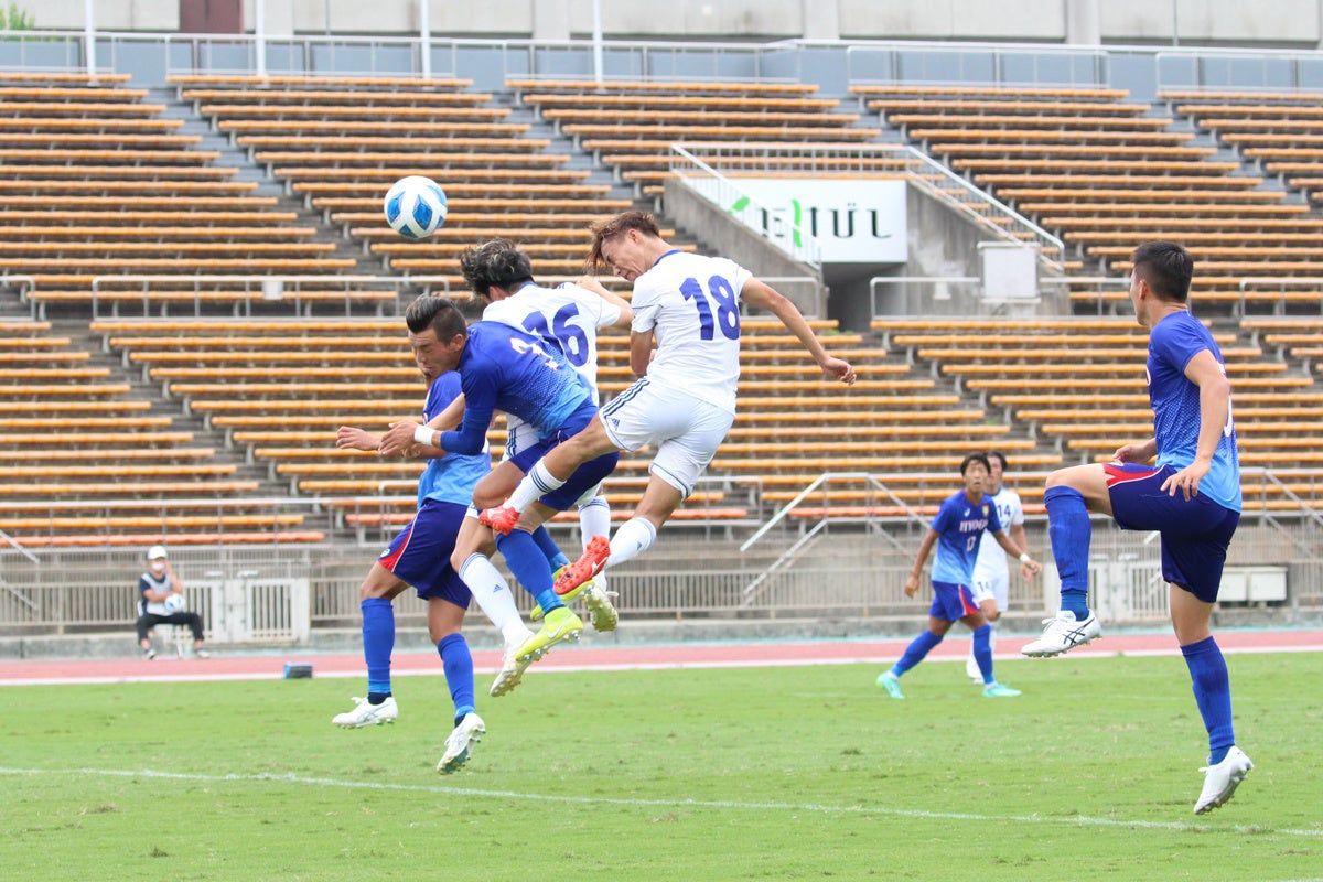 2回戦、追加点となるヘディングシュートを放つMF西矢