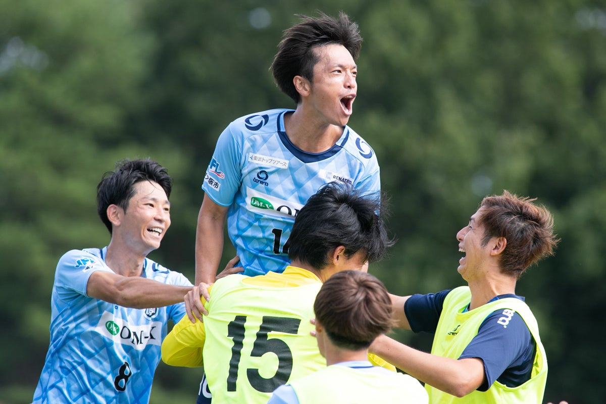 2試合連続の先制点を決めたMF町田（写真中央）