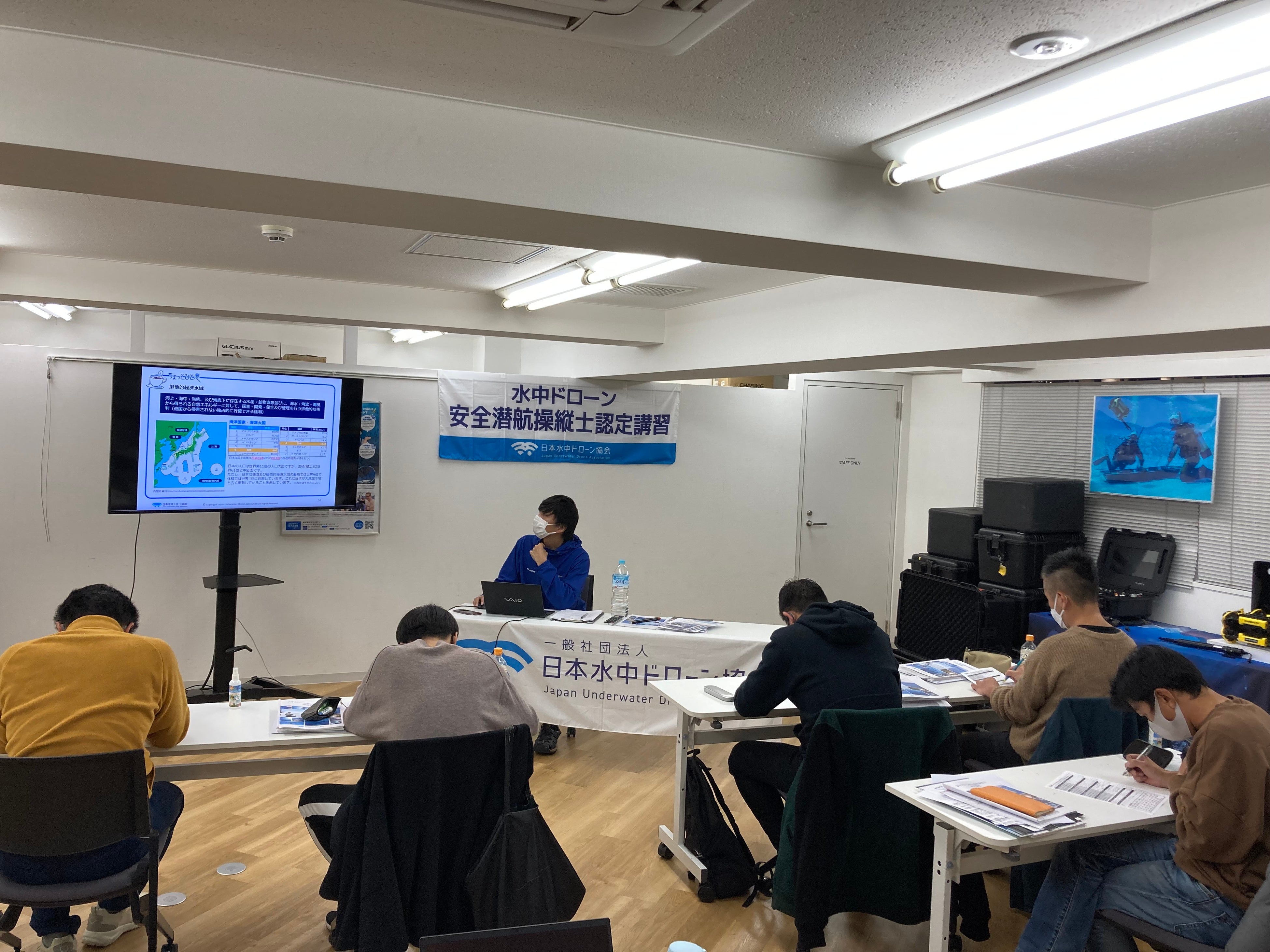 スクール（学科）はJRや地下鉄各線から徒歩数分の便利な立地