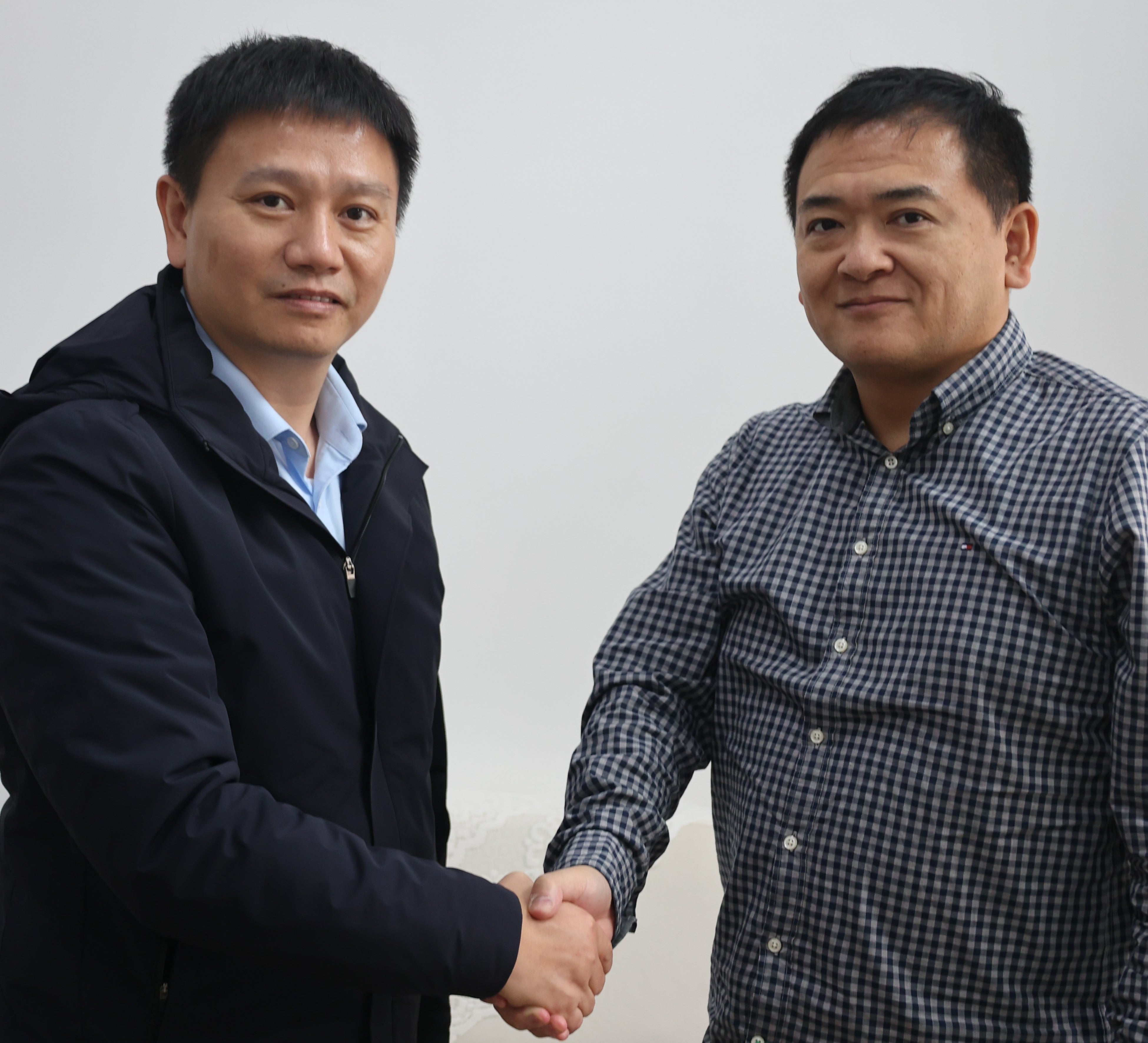 周COO(左）スペースワン代表小林(右）（中国訪問時）