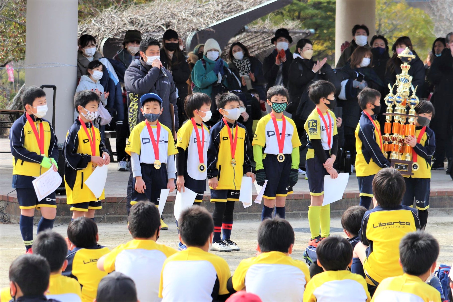 トレーナー活動 21年度 リベルタ福岡県大会 U 10 に 堺整骨院グループが救護トレーナーとして参加しました 株式会社 堺整骨院のプレスリリース トレーナー活動 21年度 リベルタ福岡県大会 U 10 に 堺整骨院グループが救護トレーナーとして参加しました 株式会社 堺整骨院のプレスリリース