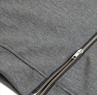 ダブルジッパーで着こなし自由自在