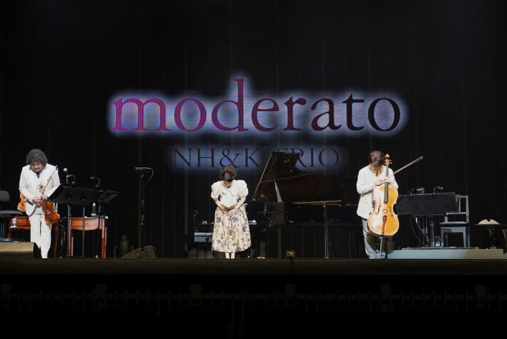 葉加瀬太郎 NH&K TRIO 2024年春ツアー開幕!新曲「moderato」披露、ピアソラ名曲も演奏 葉加瀬太郎 NH&K TRIO 2024年春ツアー開幕!新曲「moderato」披露、ピアソラ名曲も演奏