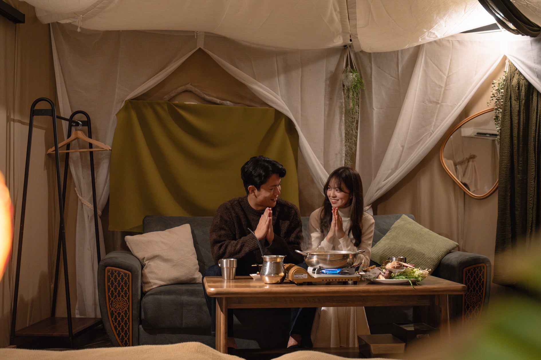 【関西・兵庫・宍粟】本日予約受付開始!冬の森で「とろろ牡丹鍋」を囲む夜。天然温泉・焚火・飲み放題も楽しめる冬限定グランピングプランが登場<ウッドデザインパーク与位>