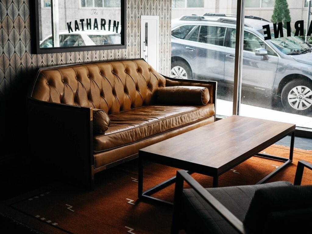 ソファー席や個室ブースを完備し色んなシーンで使える空間をご用意