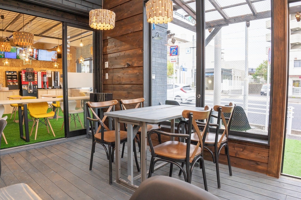 外の環境音も聞こえるので打合せや会話もし易い