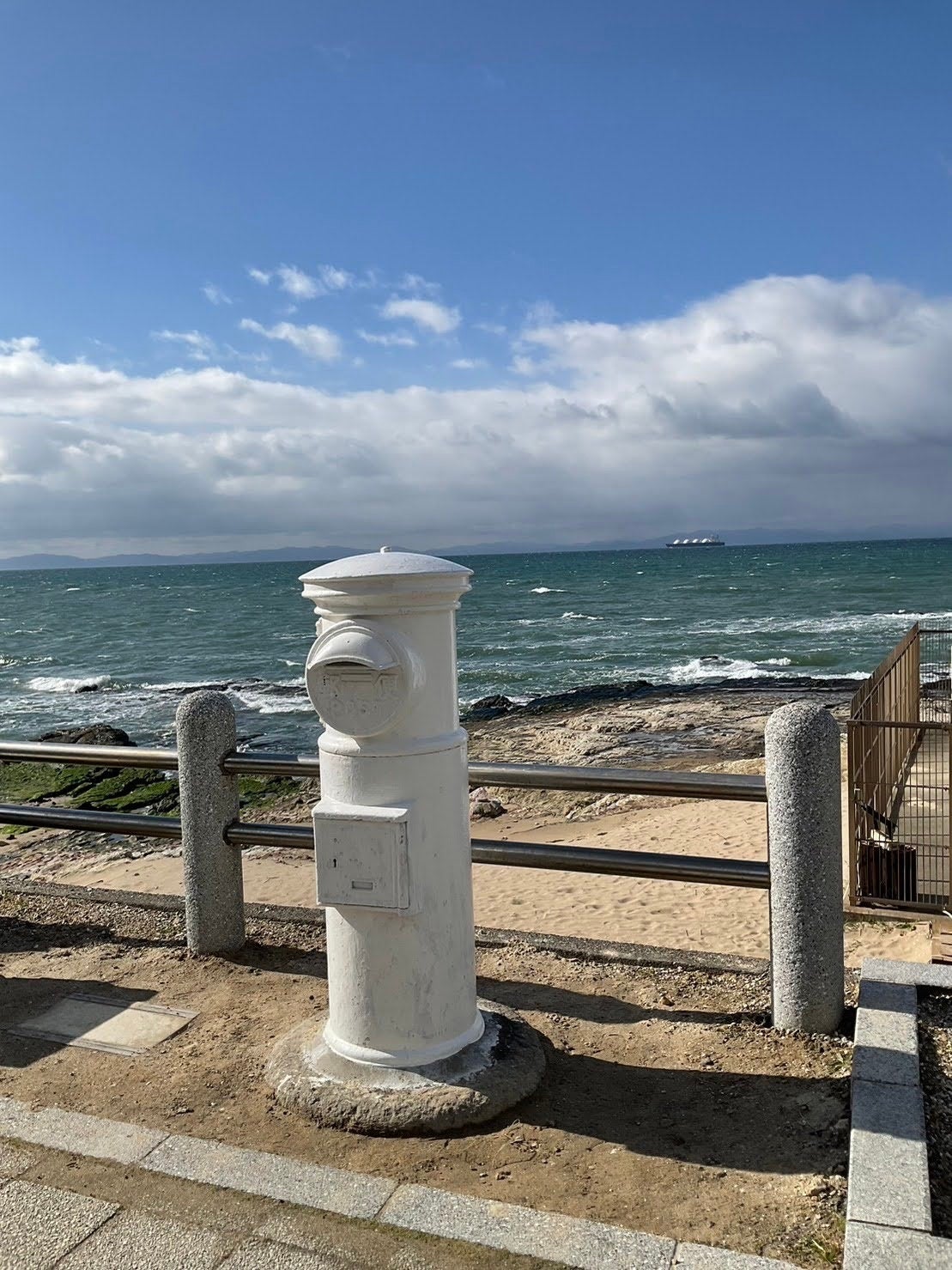 灯台麓に移設された灯台ポスト