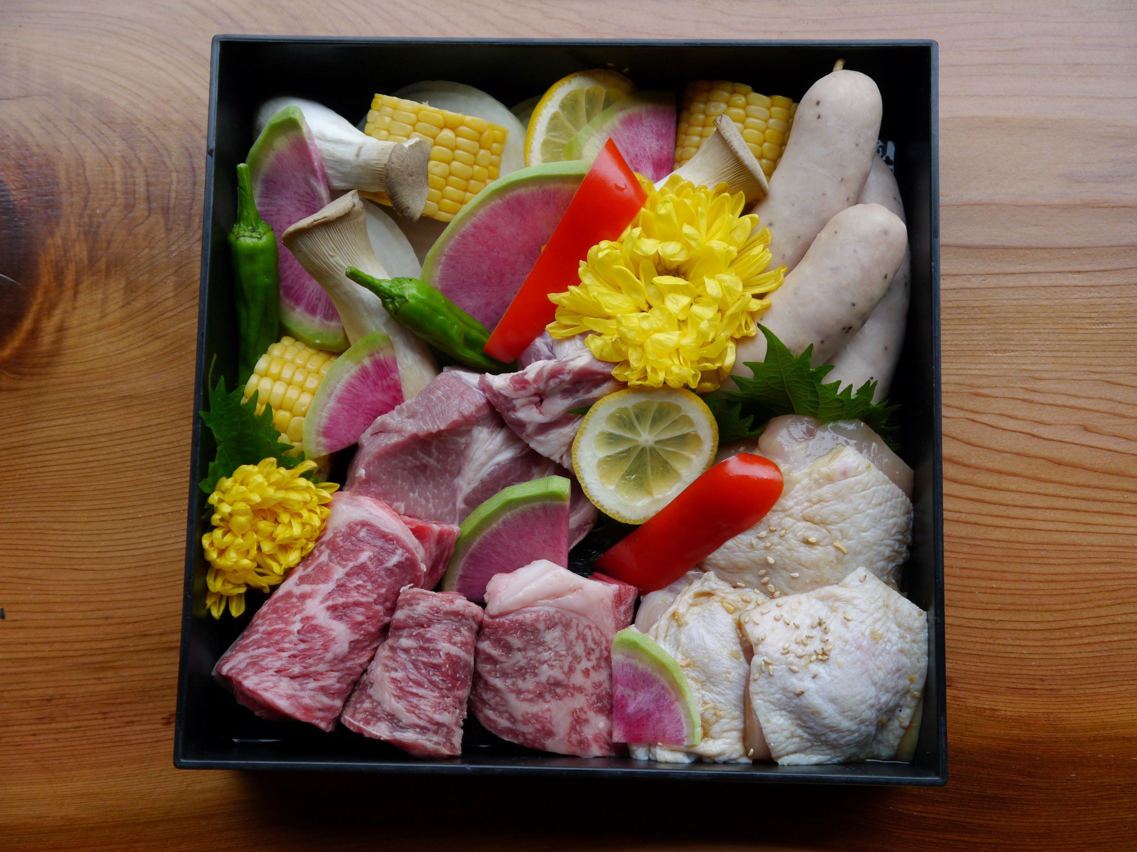 瀬戸地産の瀬戸豚、瀬戸麗牛を使用したBBQメニュー