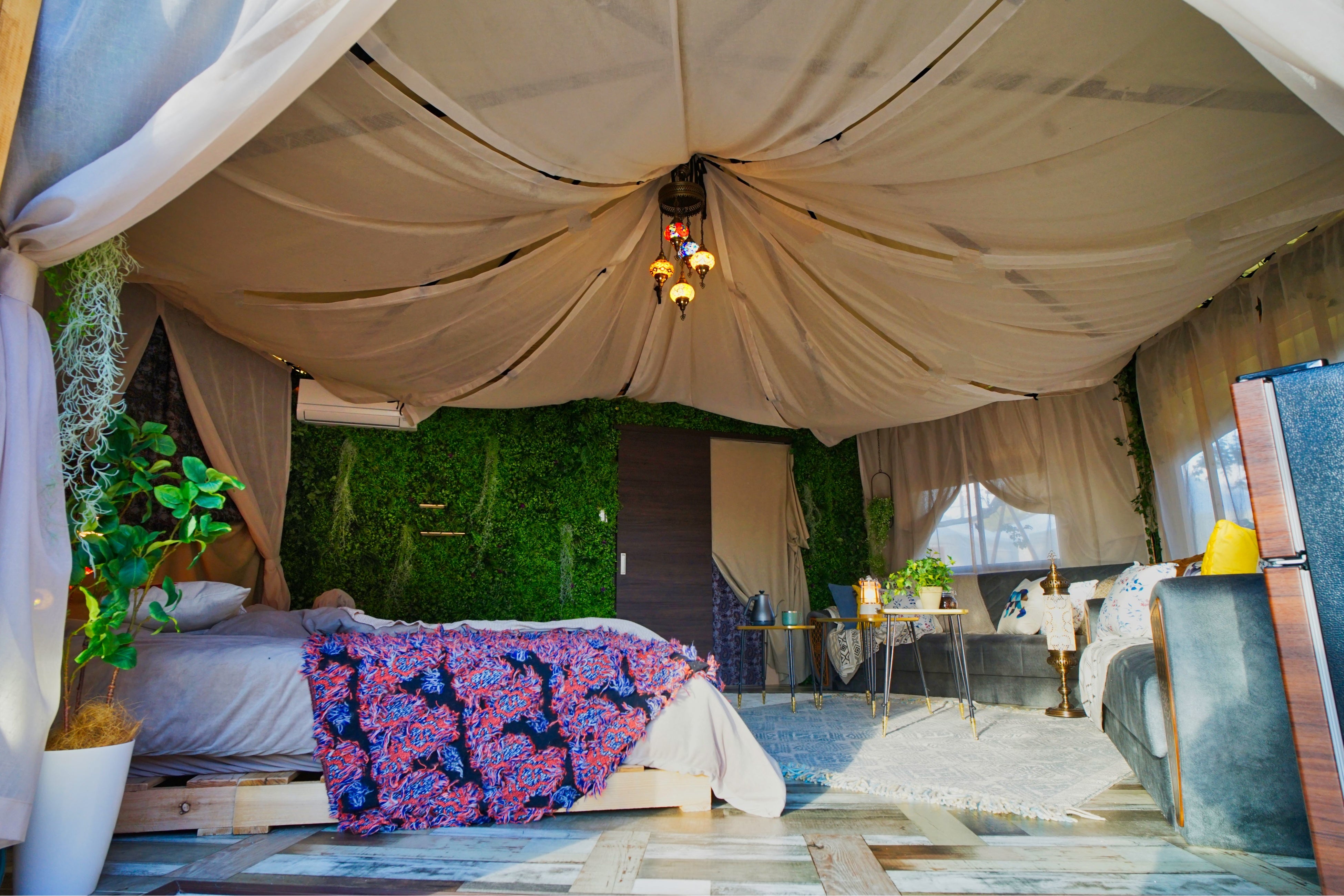 世界3大毛織物産地の一宮市にグランピング施設OPEN‼》一宮の最高級織物