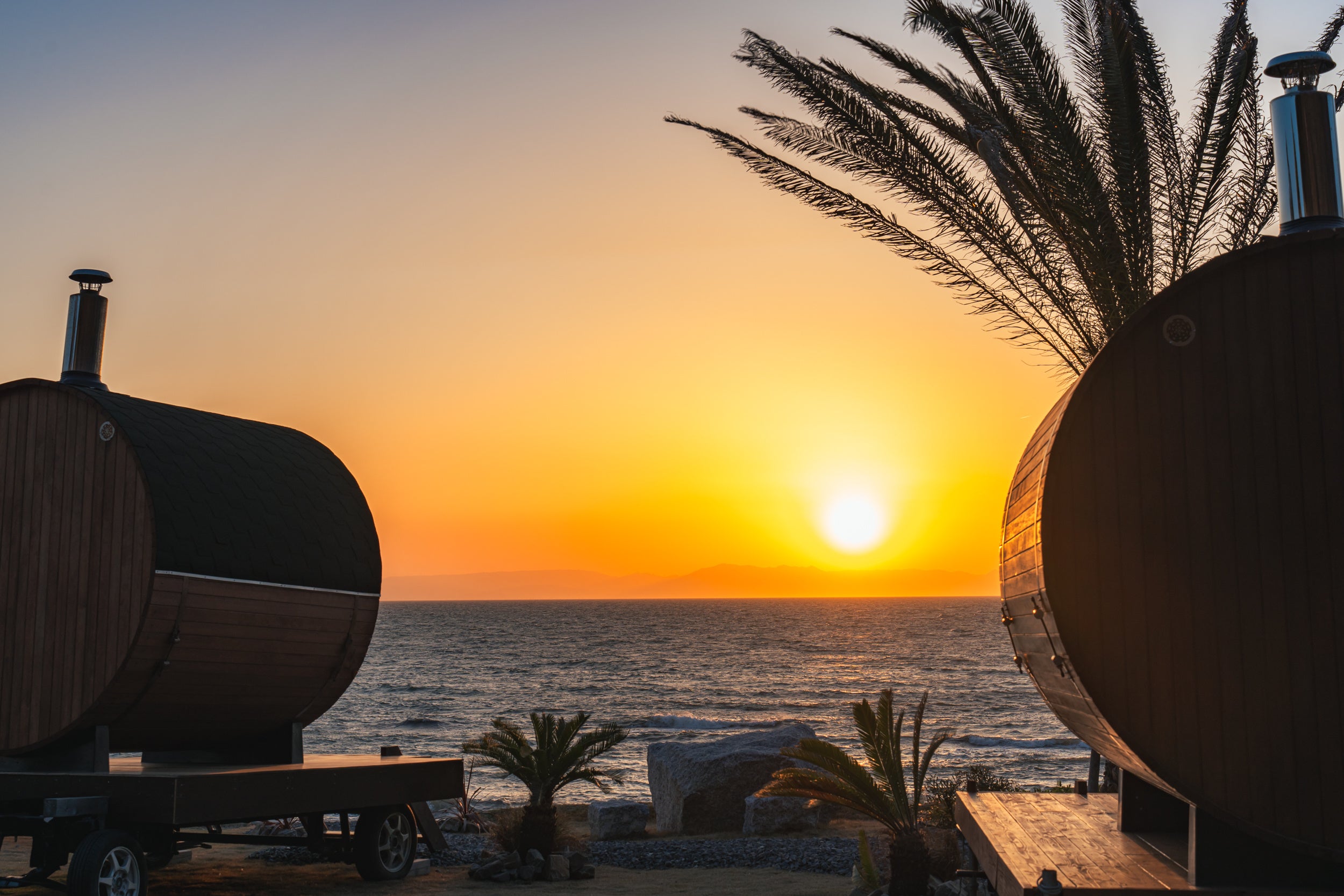 伊勢湾を一望するバレルサウナ