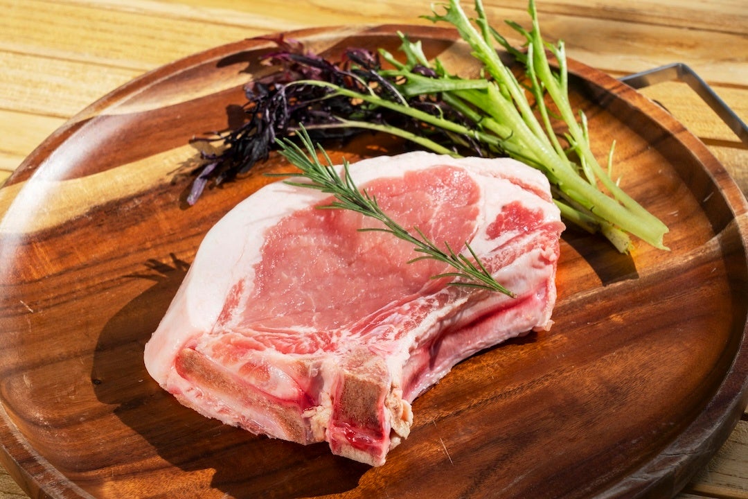 可食部が多い大ぶりなバックリブ！一味も二味も違うBBQを体感しよう！