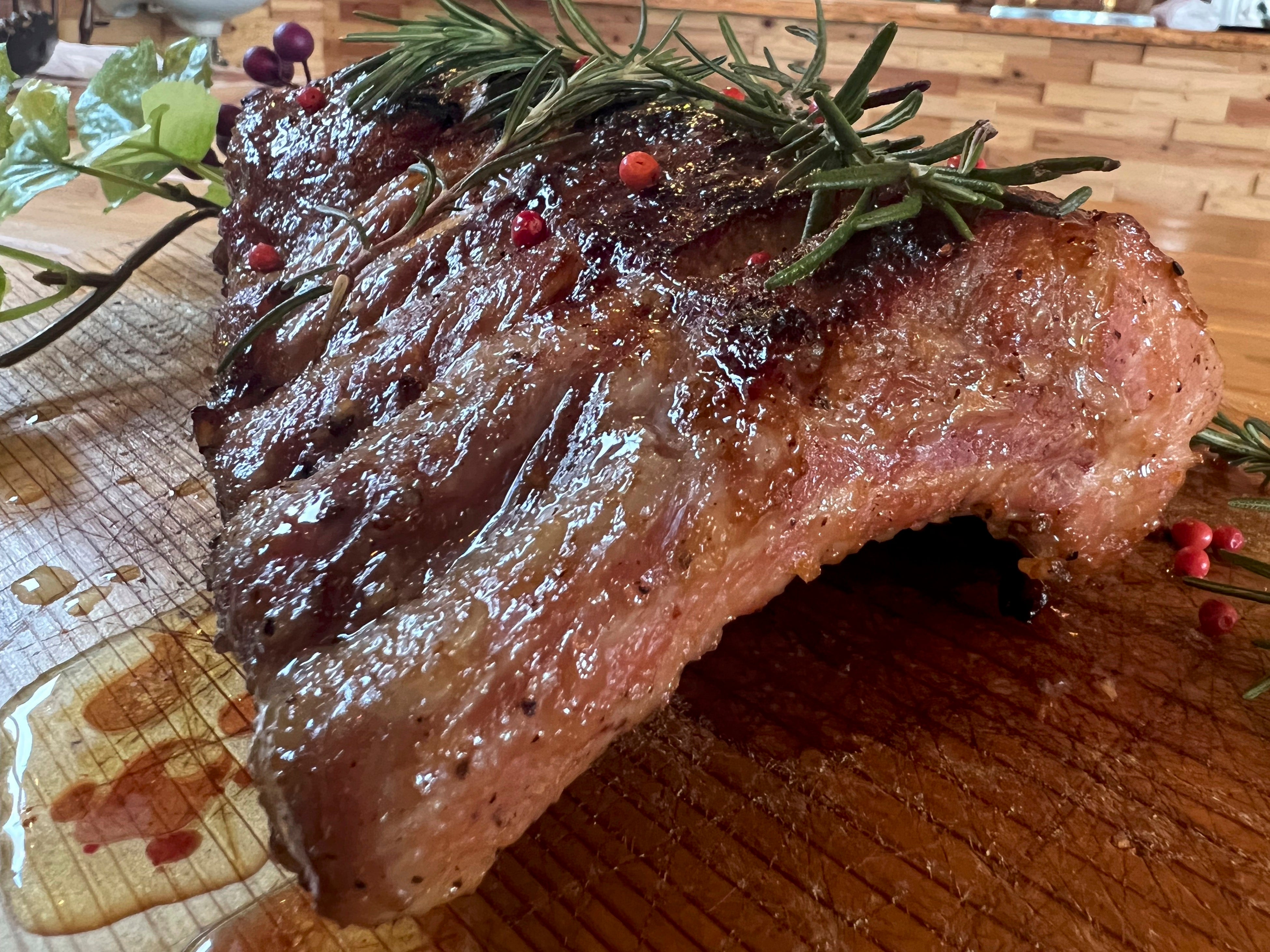 ジューシーな焼き上がりが食欲をそそる